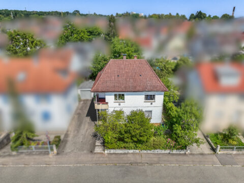 Zweifamilienhaus sanierungsbedürftig, in gefragter Wohnlage von Sindelfingen