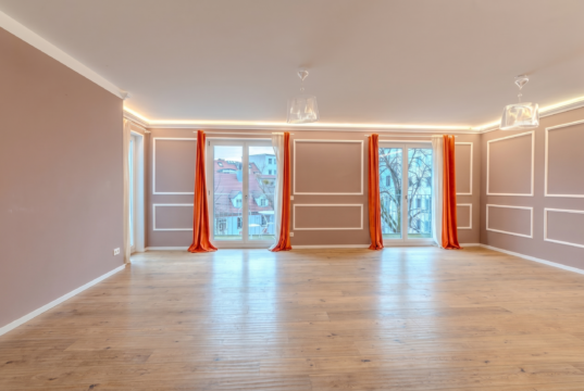 Luxuriöse 4-Zimmer Wohnung mit TG-Stellplatz und Aufzug direkt in die Wohnung im Zentrum vom München