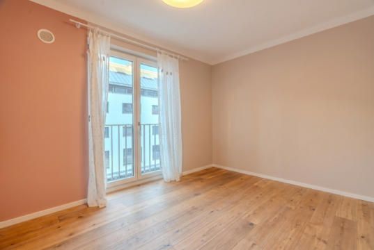 Luxuriöse 4-Zimmer Wohnung mit TG-Stellplatz und Aufzug direkt in die Wohnung im Zentrum vom München