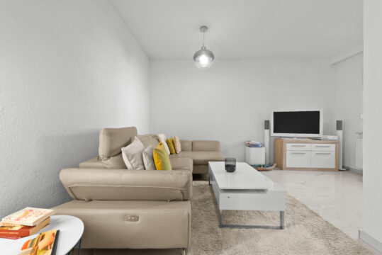 Renovierte 4,5 Zimmer Wohnung mit separatem Hauseingang und Stellplatz in Gärtringen