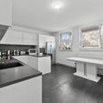 Renovierte 4,5 Zimmer Wohnung mit separatem Hauseingang und Stellplatz in Gärtringen