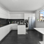 Renovierte 4,5 Zimmer Wohnung mit separatem Hauseingang und Stellplatz in Gärtringen