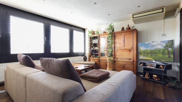 Renovierungsbedürftige 3-Zimmer-Wohnung im Zentrum von Wernau Renovierungsbedürftige 3-Zimmer-Wohnung im Zentrum von Wernau