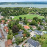 Charmantes Einfamilienhaus in Pöcking mit Pool, Doppelgarage und idyllischem Garten Charmantes Einfamilienhaus in Pöcking mit Pool, Doppelgarage und idyllischem Garten