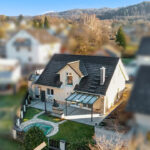 Freistehendes, neuwertiges EFH mit großer Garage, zwei Terrassen und Garten in Allmersbach