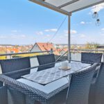 Großzügige Zwei-Zimmer-Erdgeschosswohnung mit Zwei Terrassen und toller Aussicht in Stuttgart-Rohr