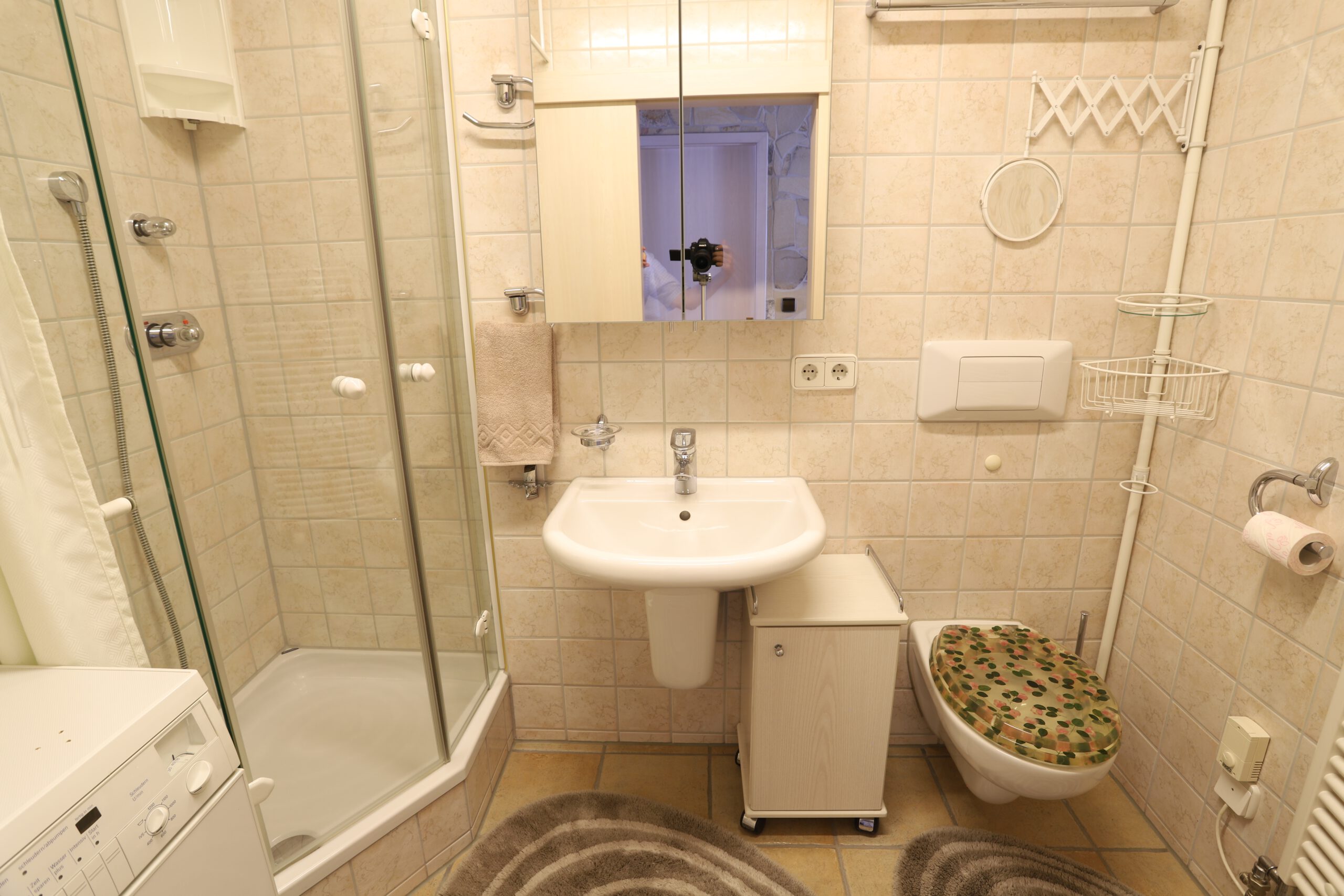2 Zi.-Wohnung / exklusiv ausgestattet & voll möbliert, barrierefrei mit Aufzug 2 Zi.-Wohnung / exklusiv ausgestattet & voll möbliert, barrierefrei mit Aufzug