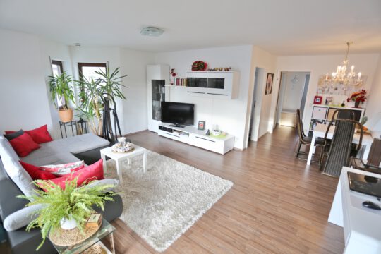 Helle 2,5-Zimmer Wohnung in Schorndorf mit großem Südwestbalkon und Garage Helle 2,5-Zimmer Wohnung in Schorndorf mit großem Südwestbalkon und Garage