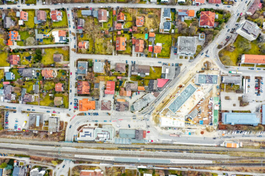 Investitionsmöglichkeit in Gauting: Wohn- und Geschäftshaus mit Hotel und Entwicklungspotenzial