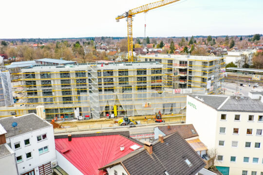 Investitionsmöglichkeit in Gauting: Wohn- und Geschäftshaus mit Hotel und Entwicklungspotenzial