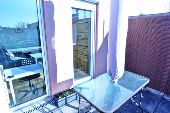 Vermietete 1,5-Zi. Wohnung mit Südbalkon und Garagenstellplatz in zentraler Lage von Leinf.-Echterd.