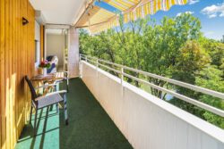 Großzügige 3,5 Zi.-Wohnung in Ortsrandlage mit sonnigem Balkon und Blick in Grüne Großzügige 3,5 Zi.-Wohnung in Ortsrandlage mit sonnigem Balkon und Blick in Grüne