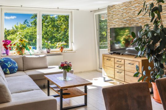 Großzügige 3,5 Zi.-Wohnung in Ortsrandlage mit sonnigem Balkon und Blick in Grüne Großzügige 3,5 Zi.-Wohnung in Ortsrandlage mit sonnigem Balkon und Blick in Grüne