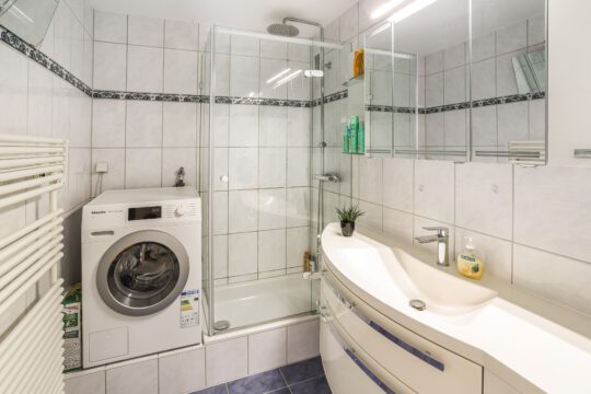 Großzügige 3,5 Zi.-Wohnung in Ortsrandlage mit sonnigem Balkon und Blick in Grüne Großzügige 3,5 Zi.-Wohnung in Ortsrandlage mit sonnigem Balkon und Blick in Grüne