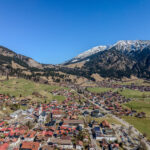 Naturnah wohnen mit Bergblick – Großzügige Wohnung mit Terrasse, Stellplatz und extra Gästezimmer