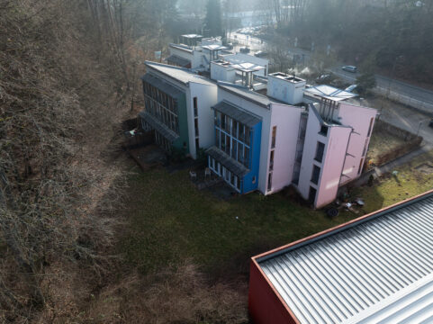 Mehrfamilienhaus mit 17 Einheiten Mehrfamilienhaus mit 17 Einheiten