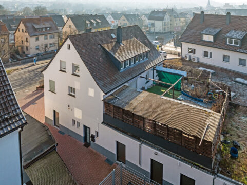 Renditestarkes Wohn- und Geschäftshaus in S-Zuffenhausen mit langfristigen Mietverträgen Renditestarkes Wohn- und Geschäftshaus in S-Zuffenhausen mit langfristigen Mietverträgen