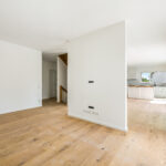 Bieterverfahren: Erstbezug! Exklusives und luxuriöses EFH mit ca. 1950 m² Grundstück in Gniebel