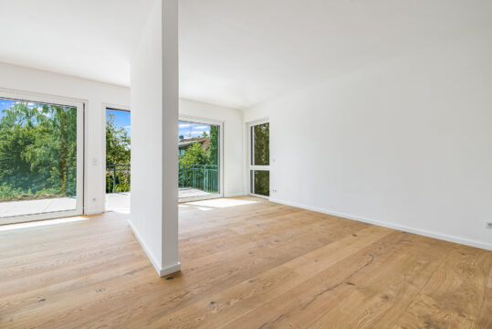 Bieterverfahren: Erstbezug! Exklusives und luxuriöses EFH mit ca. 1950 m² Grundstück in Gniebel