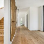 Bieterverfahren: Erstbezug! Exklusives und luxuriöses EFH mit ca. 1950 m² Grundstück in Gniebel