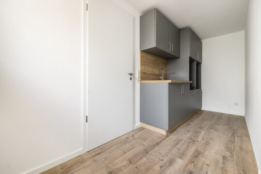 Bieterverfahren: Erstbezug! Exklusives und luxuriöses EFH mit ca. 1950 m² Grundstück in Gniebel