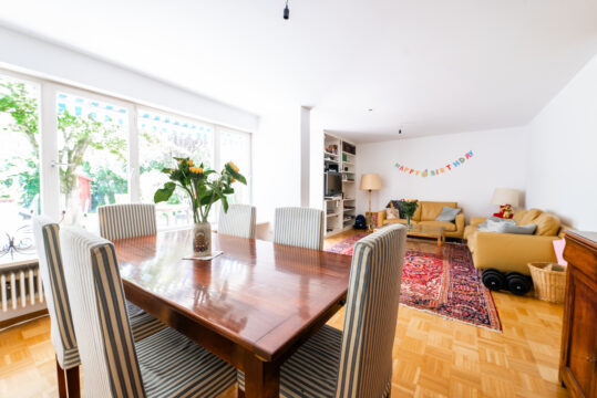 Großzügiges RMH mit Garten und Einzelgarage in Familienfreundlicher Lage von Krailling