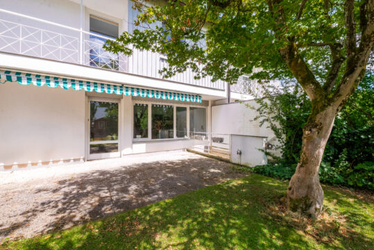 Großzügiges RMH mit Garten und Einzelgarage in Familienfreundlicher Lage von Krailling