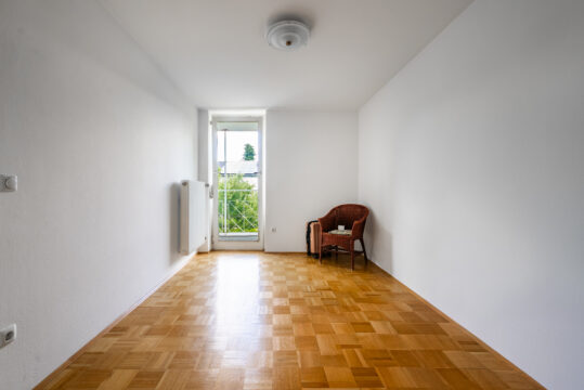 Großzügiges RMH mit Garten und Einzelgarage in Familienfreundlicher Lage von Krailling