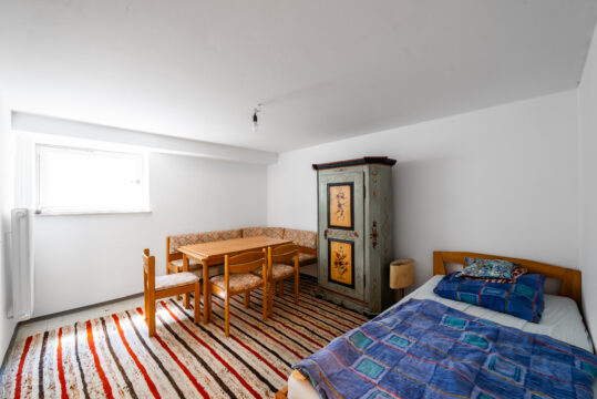 Großzügiges RMH mit Garten und Einzelgarage in Familienfreundlicher Lage von Krailling