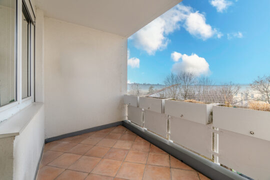 Eleganz auf zwei Ebenen – schöne Maisonette-Wohnung mit Dachterrasse, Loggia und TG-Stellplatz