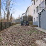 Solide Kapitalanlage: Vermietetes MFH mit 2 Garagen und Stellplatz in zentraler Lage