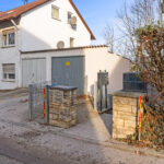 Solide Kapitalanlage: Vermietetes MFH mit 2 Garagen und Stellplatz in zentraler Lage