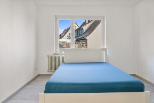 Renditestarkes Wohn- und Geschäftshaus in S-Zuffenhausen mit langfristigen Mietverträgen Renditestarkes Wohn- und Geschäftshaus in S-Zuffenhausen mit langfristigen Mietverträgen