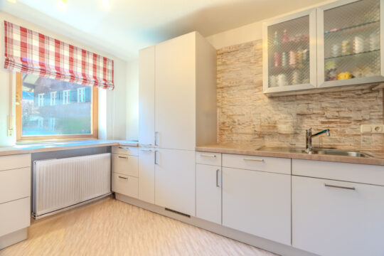Charmante 2-Zimmer-Wohnung mit Stellplatz, Gartenblick und Bergpanorama