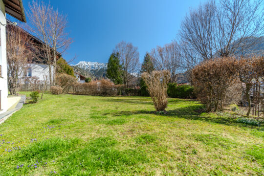 Charmante 2-Zimmer-Wohnung mit Stellplatz, Gartenblick und Bergpanorama