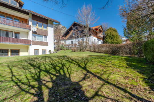 Charmante 2-Zimmer-Wohnung mit Stellplatz, Gartenblick und Bergpanorama