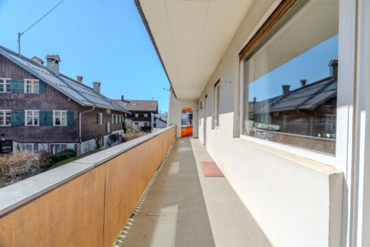 Naturnah wohnen mit Bergblick – Großzügige Wohnung mit Terrasse, Stellplatz und extra Gästezimmer