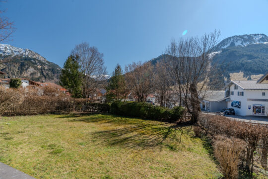Naturnah wohnen mit Bergblick – Großzügige Wohnung mit Terrasse, Stellplatz und extra Gästezimmer