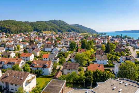 Wohnen am Bodensee: Barrierefreie 2-Zimmer-Wohnung mit Balkon, Stellplatz & privatem Wellnessbereich Wohnen am Bodensee: Barrierefreie 2-Zimmer-Wohnung mit Balkon, Stellplatz & privatem Wellnessbereich