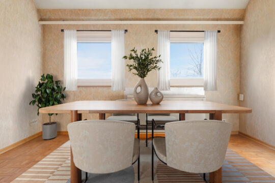 Bieterverfahren! Sanierungsbedürftiges Reihenhaus in Kirchheim/Teck-Nabern mit großem Garten Bieterverfahren! Sanierungsbedürftiges Reihenhaus in Kirchheim/Teck-Nabern mit großem Garten