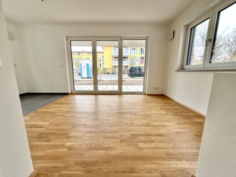 Erstbezug! Moderne Neubauwohnung auf zwei Etagen, mit Tiefgaragenstellplatz und eigenem Garten