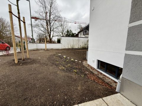 Erstbezug! Moderne Neubauwohnung auf zwei Etagen, mit Tiefgaragenstellplatz und eigenem Garten