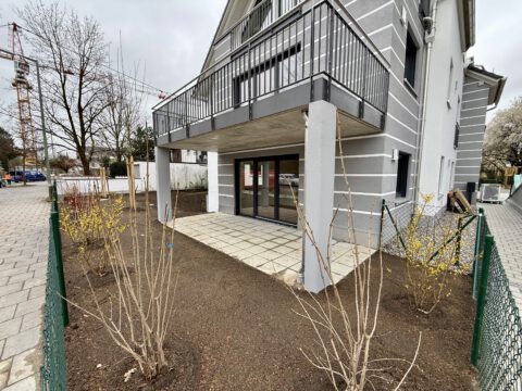 Erstbezug! Moderne Neubauwohnung auf zwei Etagen, mit Tiefgaragenstellplatz und eigenem Garten