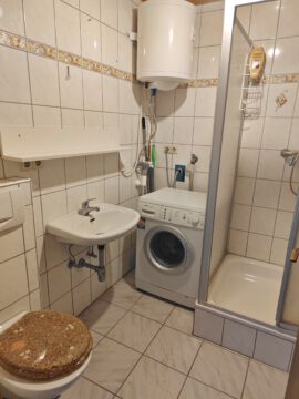 Helle 1-Zimmer-Wohnung mit Balkon und Stellplatz in Altbach