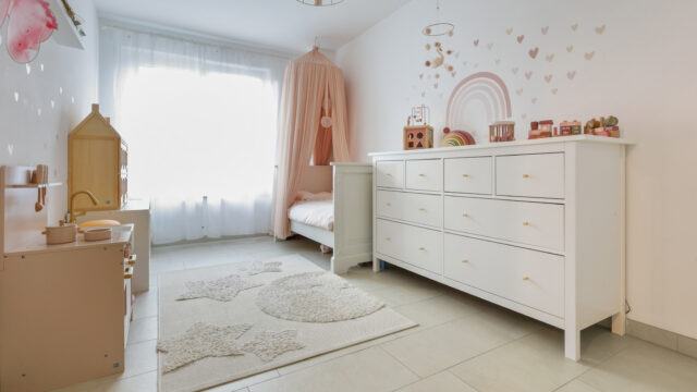 Moderne, neuwertige 3,5-Zi-Wohnung mit Garten und Garagenstellpl. in attraktiver Lage von Plieningen