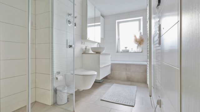 Neuwertige und moderne 3,5 Zimmerwohnung mit Garten und Garagenstellplatz in Plieningen