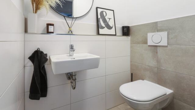 Moderne, neuwertige 3,5-Zi-Wohnung mit Garten und Garagenstellpl. in attraktiver Lage von Plieningen