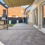 Freistehendes, neuwertiges EFH mit großer Garage, zwei Terrassen und Garten in Allmersbach