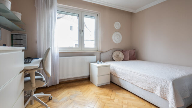 Großzügige Zwei-Zimmer-Erdgeschosswohnung mit Zwei Terrassen und toller Aussicht in Stuttgart-Rohr