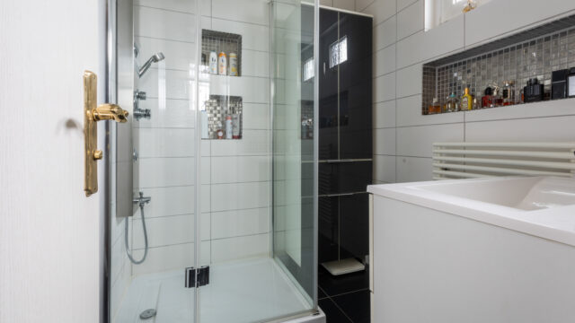 Großzügige Zwei-Zimmer-Erdgeschosswohnung mit Zwei Terrassen und toller Aussicht in Stuttgart-Rohr